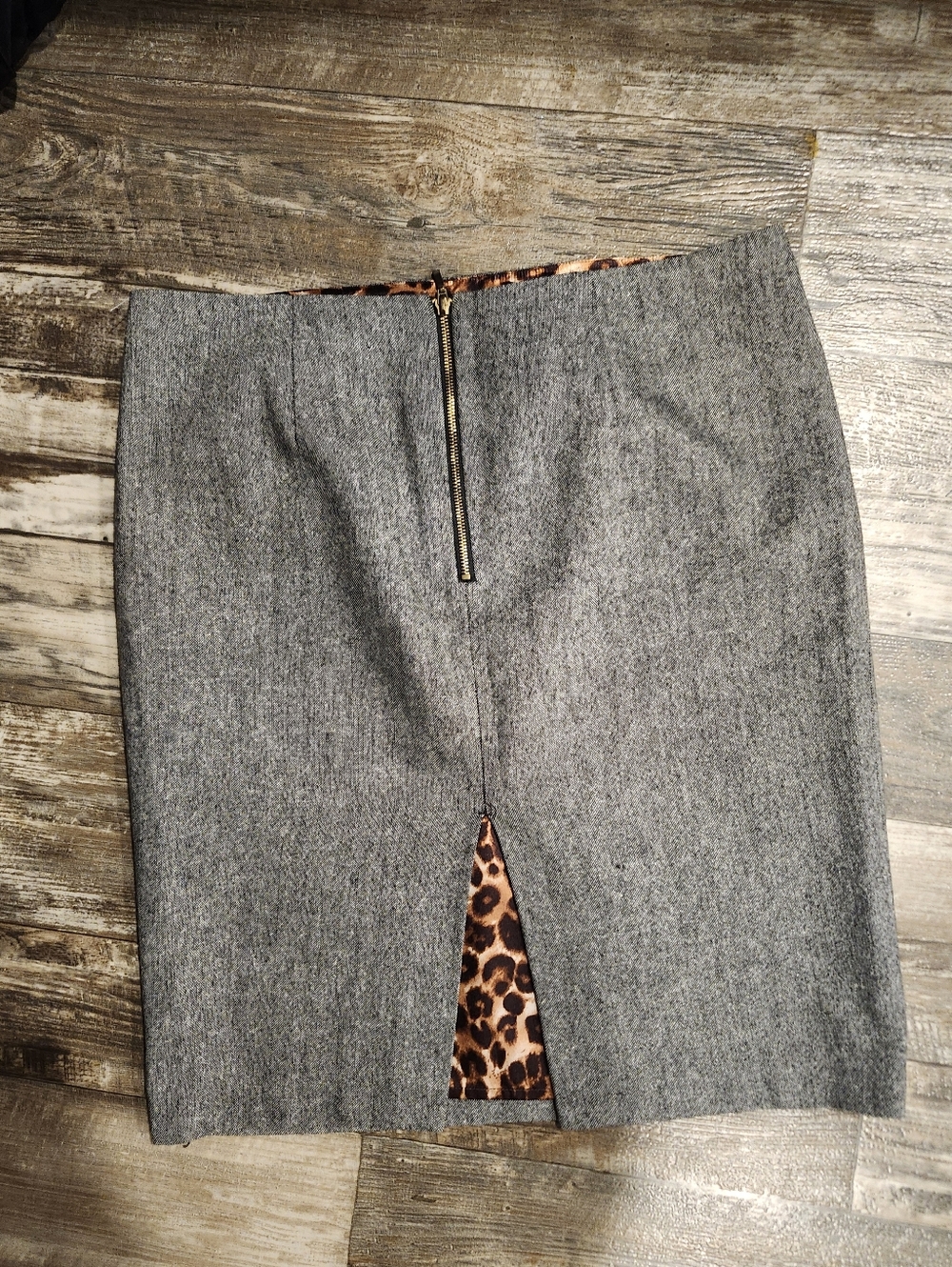 Dalia Collection Gray Pencil Skirt Size 14 | Tweed Look | Leopard Lining | Back - Picture 3 of 7